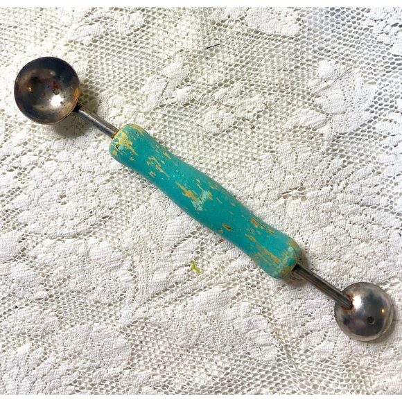 Vintage Double Melon Baller With Green Wooden Handle Shabby Chic Kitchen Tool Re - Picture 2 of 2
